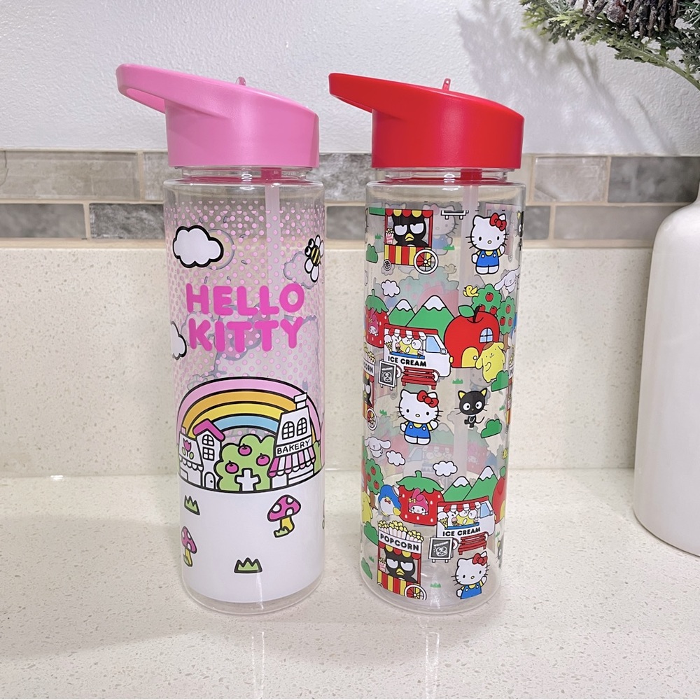Sanrio Hello Kitty and Friends Water Bottle Set Pink Red Flip Top Straw 2 Pack - Picture 2 of 2